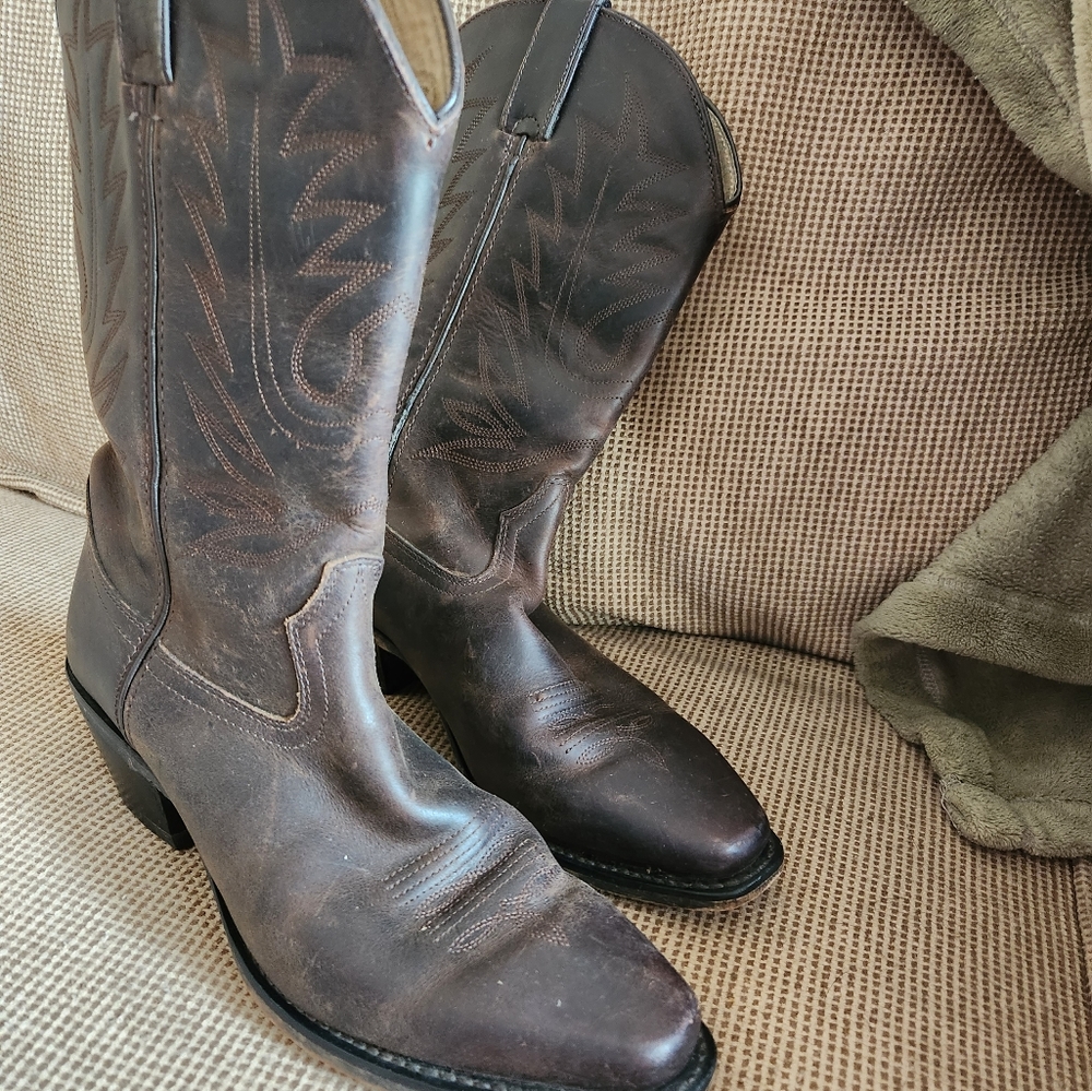 Ladies 9.5M, Brown Durango Cowboy Boots.